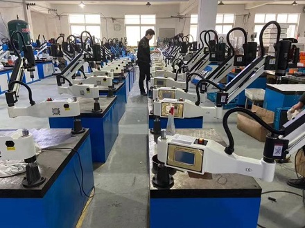 攻丝机生产车间